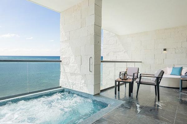 Diamond Ocean-View Jacuzzi Suite Diamond Ocean-View Jacuzzi Suite Desire Riviera Maya Resort Puerto Morelos