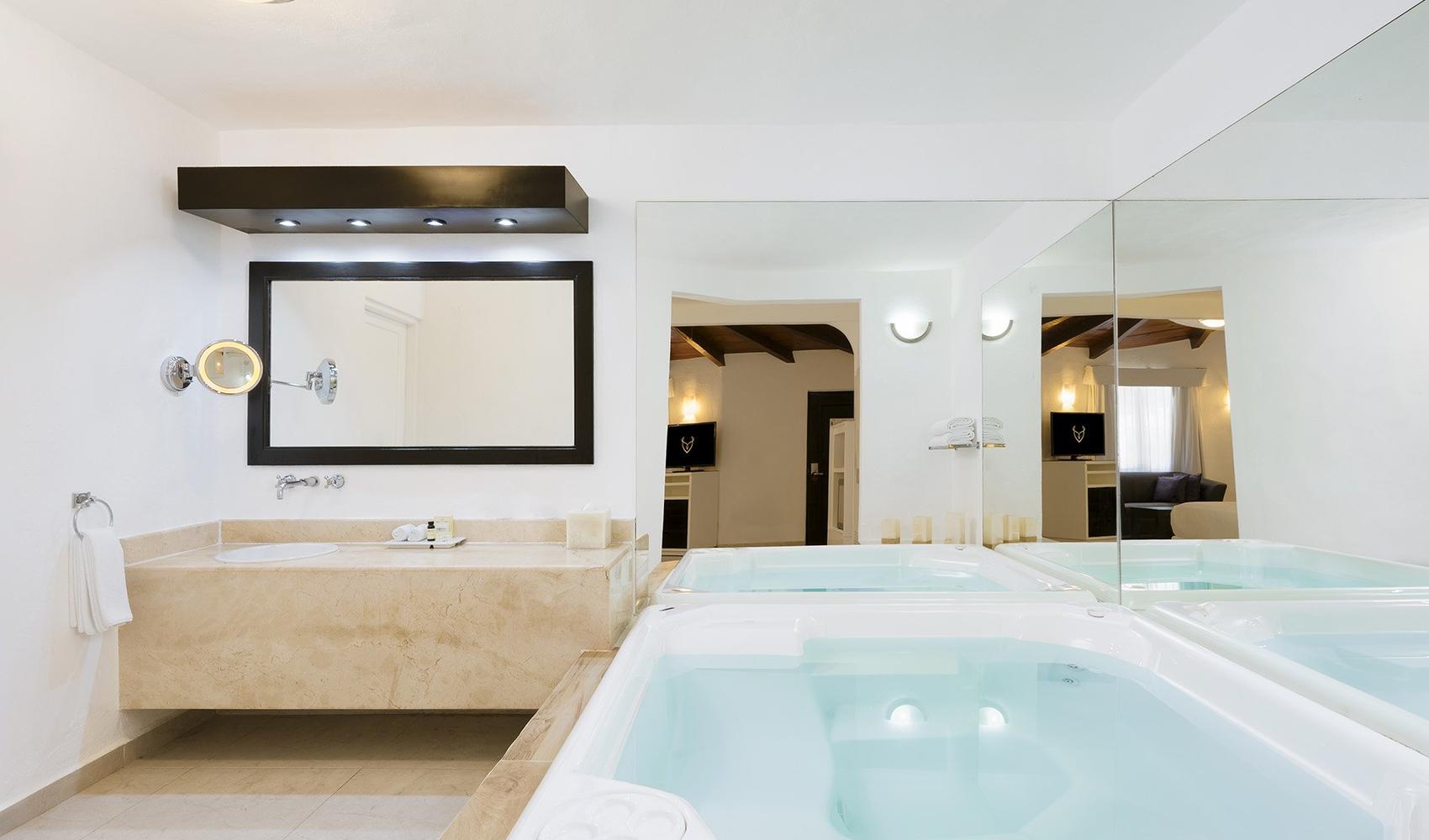 JACUZZI ROOM GARDEN VIEW Desire Riviera Maya Resort Puerto Morelos JACUZZI ROOM GARDEN VIEW Desire Riviera Maya Resort Puerto Morelos